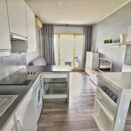 Vue T2 Climatise Marina Baie Des Anges, Etage 11, Plages A 100 M 卢贝新城